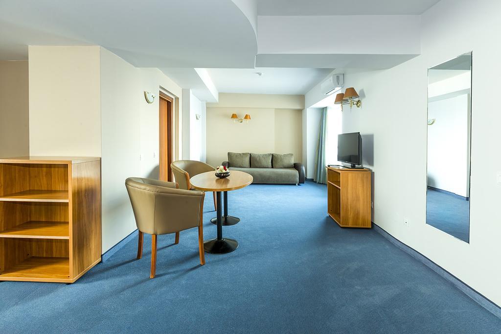 Savoy Hotel 马马亚 外观 照片